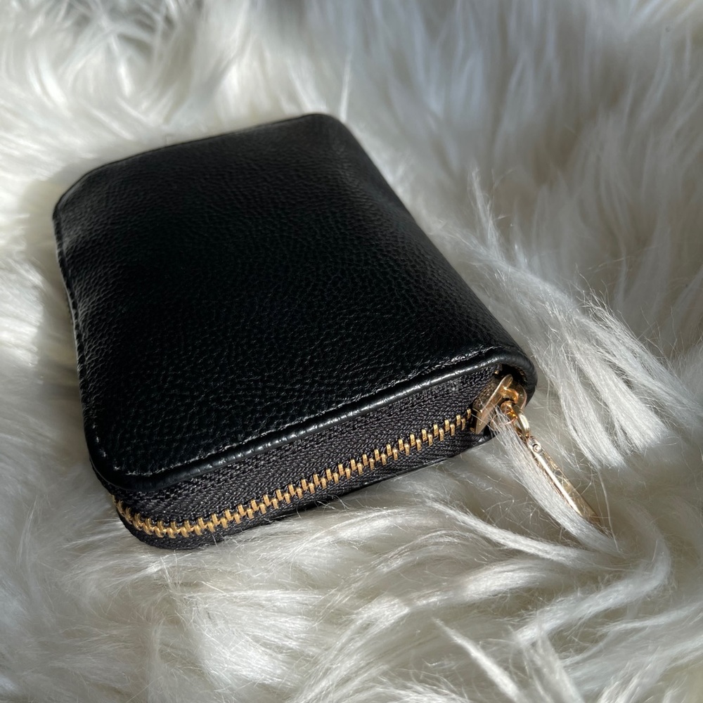 🌿SOLD🌿Little Black Wallet